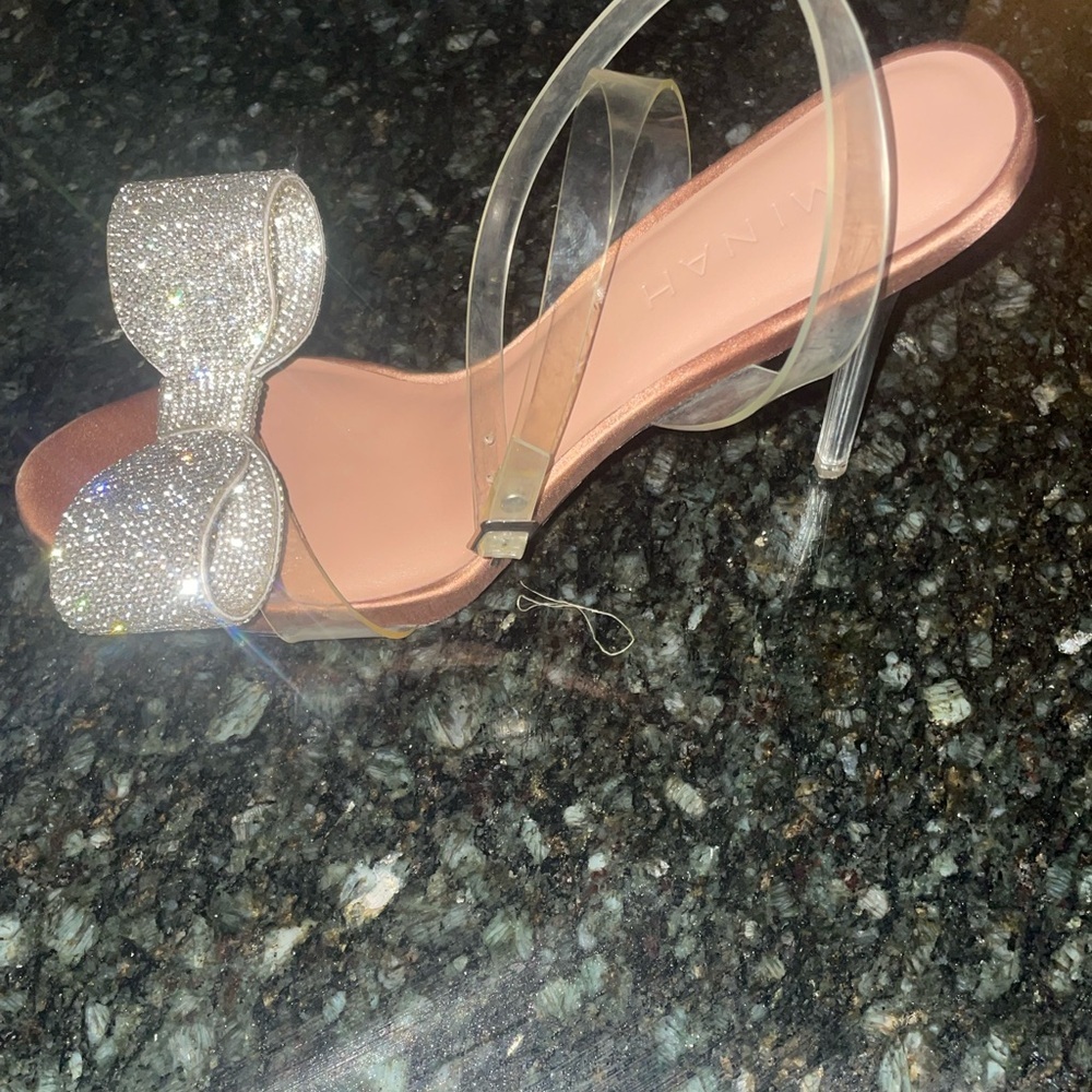 Chic Silver and Tan Bow Heels - Picture 5 of 6